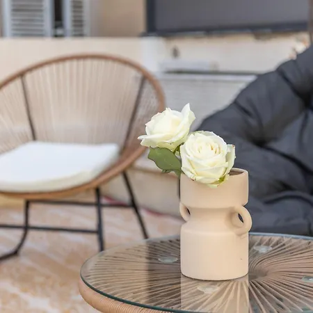 Apartment Lb Vacation I Renovated Minutes From - Palais - 30m2 Terrace *